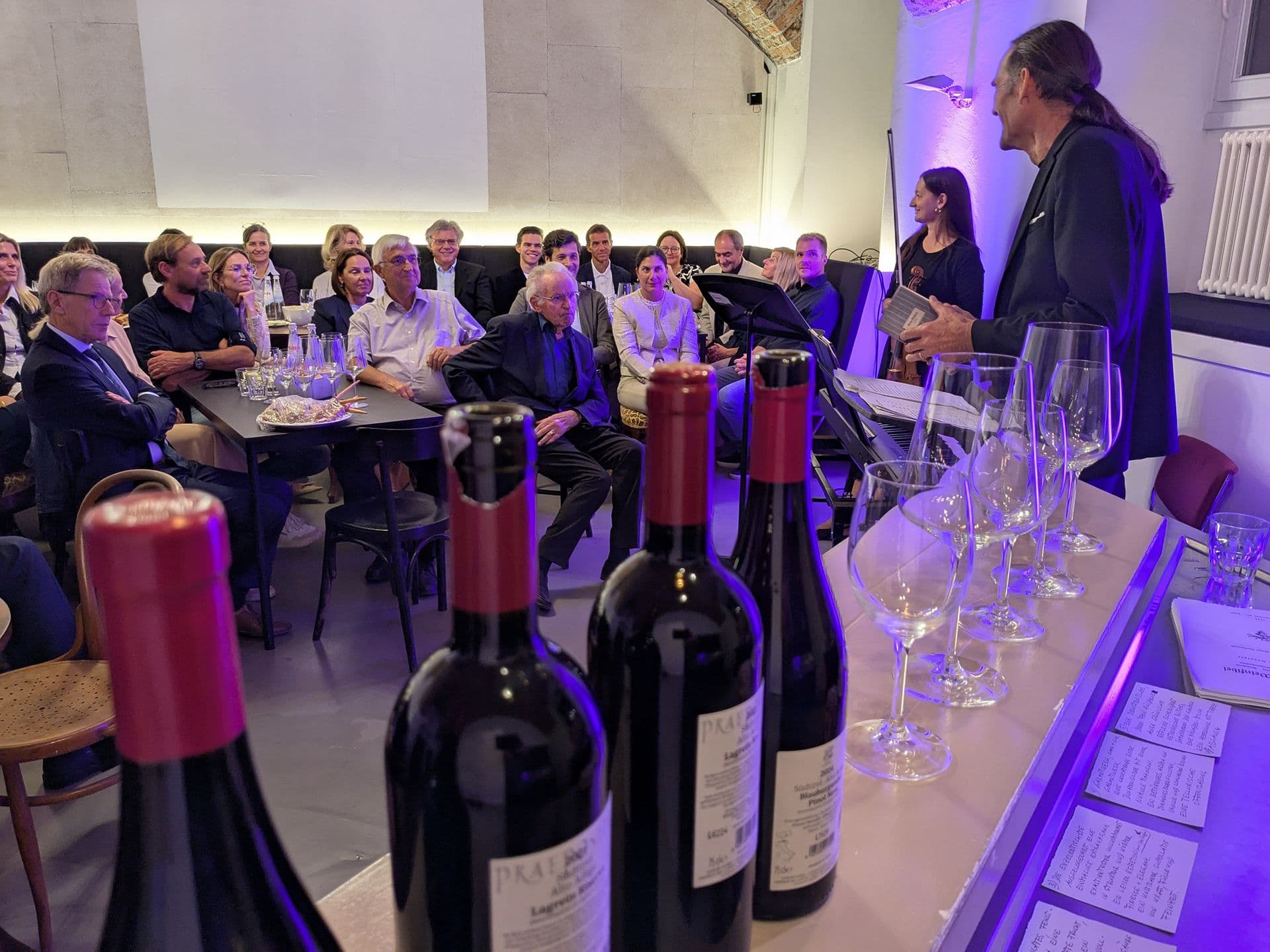 Im Wein lügt Wahrheit · pro futuro präsentiert